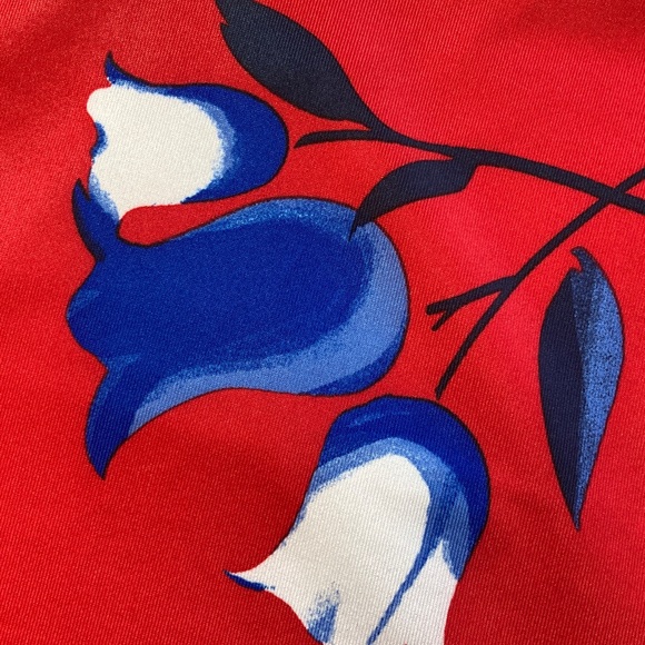 Callaway Women's Red and Blue Floral Short Sleeve Top - Picture 5 of 7